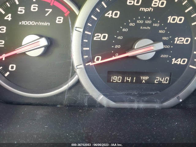 2006 HONDA PILOT LX VIN: 5FNYF28186B032974