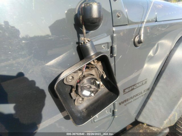1C4BJWDG8GL322457 Jeep Wrangler Unlimited Sport