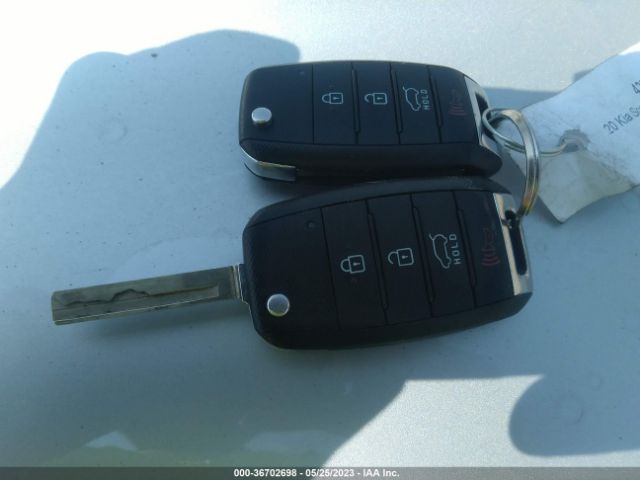5XYPGDA38LG674860 KIA SORENTO LX