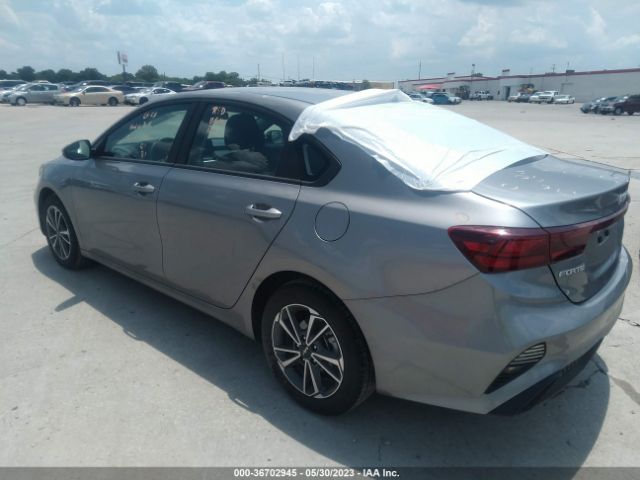 3KPF24AD8PE557219 KIA Forte Lxs