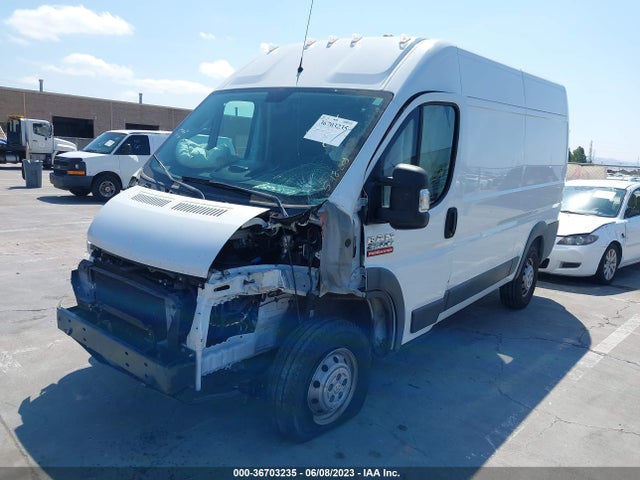 3C6TRVCG2JE161670 RAM Promaster Cargo Van