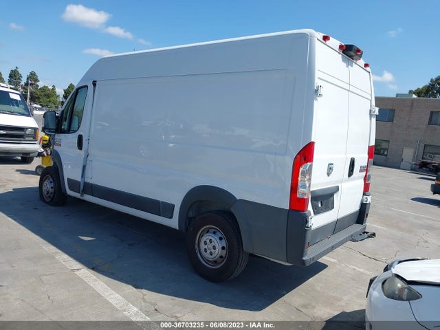 3C6TRVCG2JE161670 RAM Promaster Cargo Van