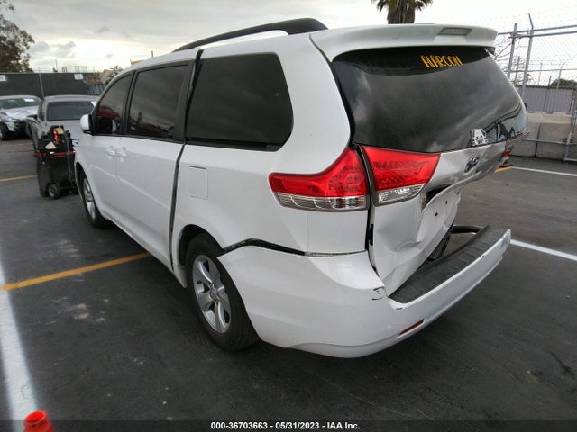 Toyota SIENNA LE 2014 5TDKK3DC2ES482130 Image 3