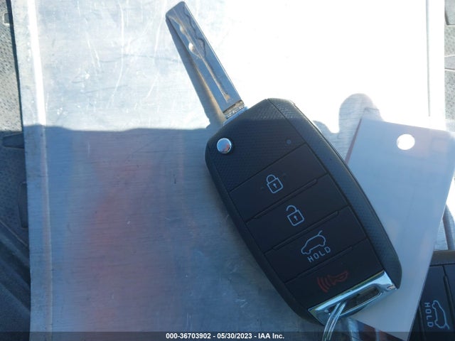 KIA Soul Base 2016 KNDJN2A22G7303042 Image 3