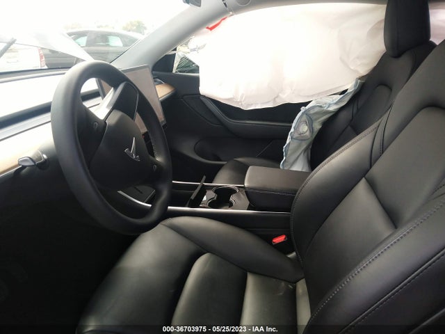 Tesla Model Y Standard Range 2021 5YJYGDED7MF112819 Image 5