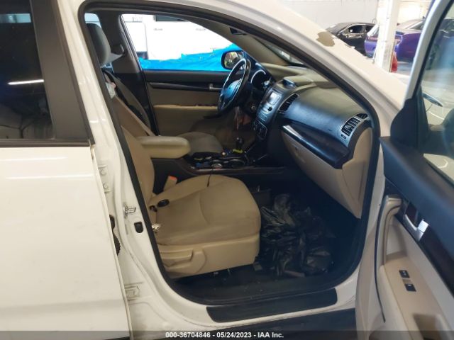 5XYKTCA65EG475763 KIA SORENTO LX