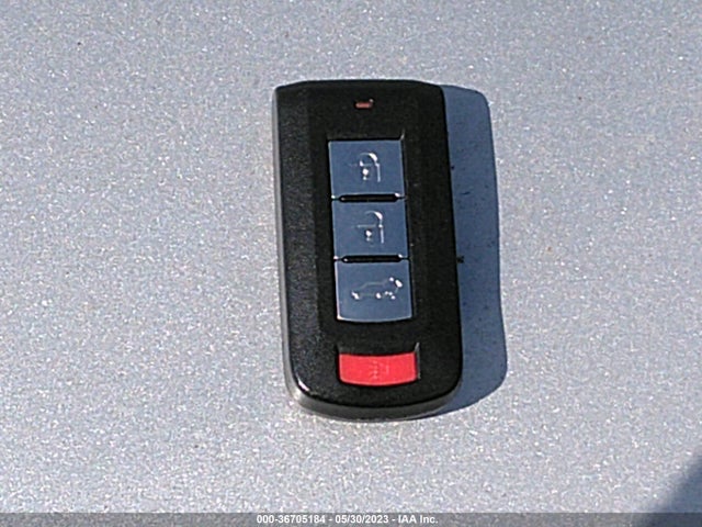 JA4AZ3A3XEZ014943 Mitsubishi Outlander Se