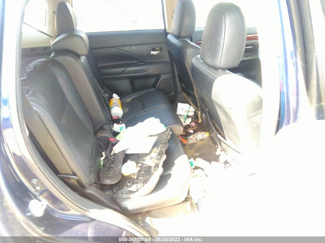 JA4AZ3A3XEZ014943 Mitsubishi Outlander Se