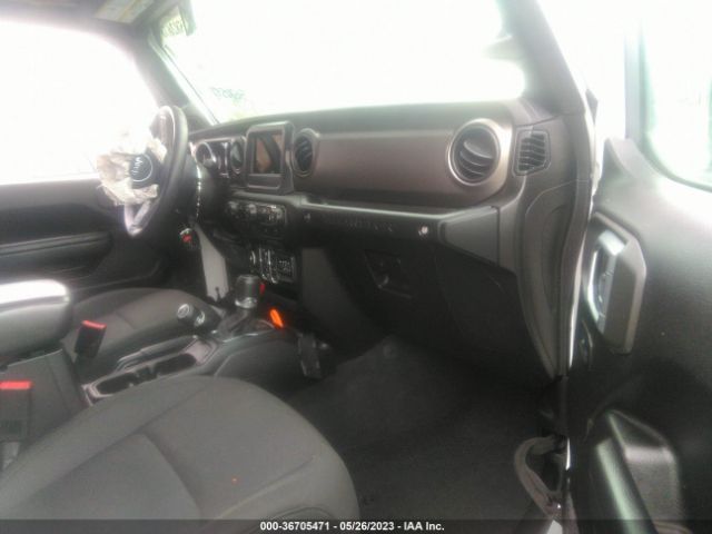 1C4HJXDN8JW200296 Jeep Wrangler Unlimited Sport S