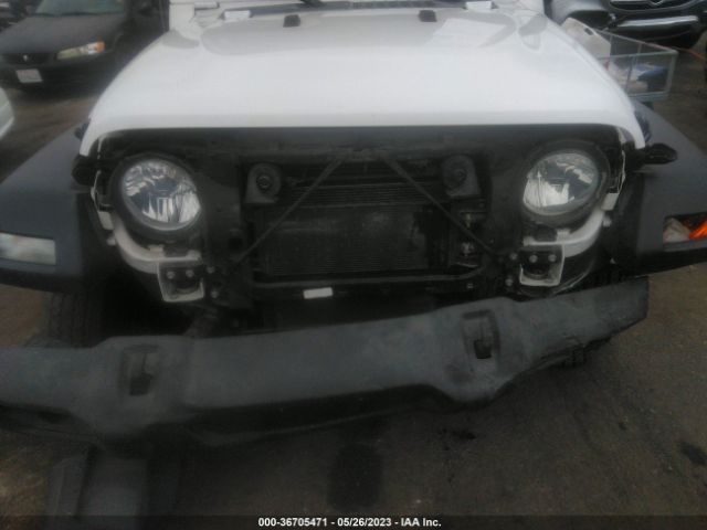 1C4HJXDN8JW200296 Jeep Wrangler Unlimited Sport S
