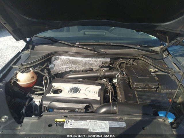 WVGRV7AX3HW504883 Volkswagen Tiguan Wolfsburg Edition