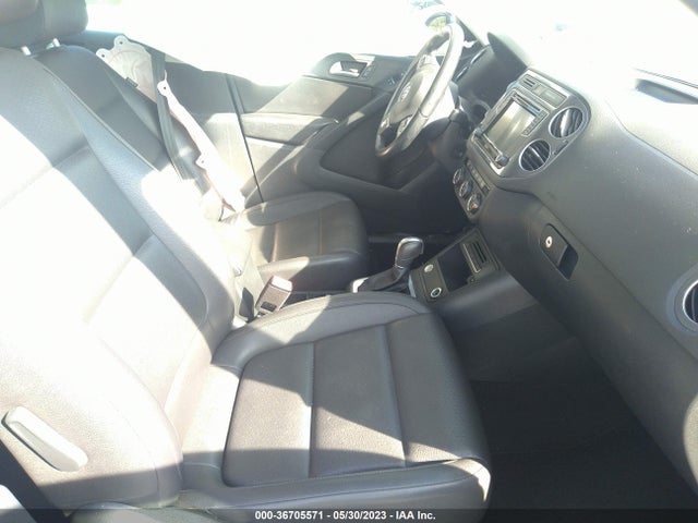 WVGRV7AX3HW504883 Volkswagen Tiguan Wolfsburg Edition