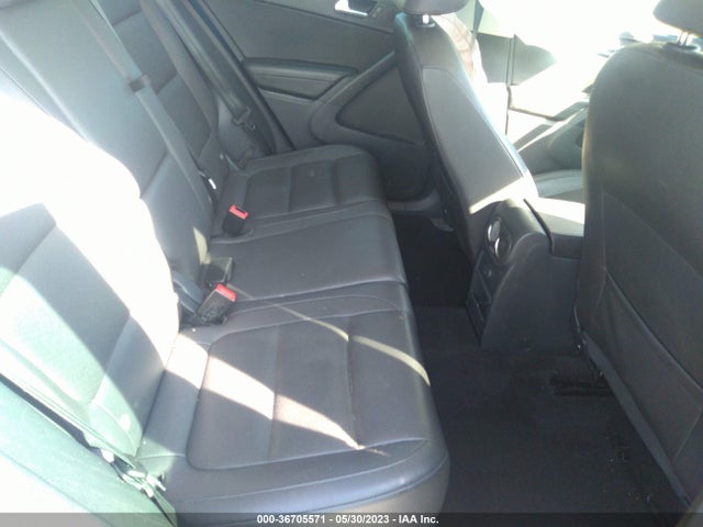 WVGRV7AX3HW504883 Volkswagen Tiguan Wolfsburg Edition