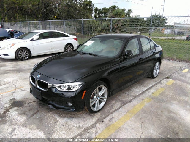 BMW 320i 2018 WBA8E1G54JNU92187 Image 2
