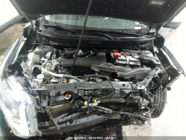 JN8AT2MT9JW453676 Nissan Rogue Sl