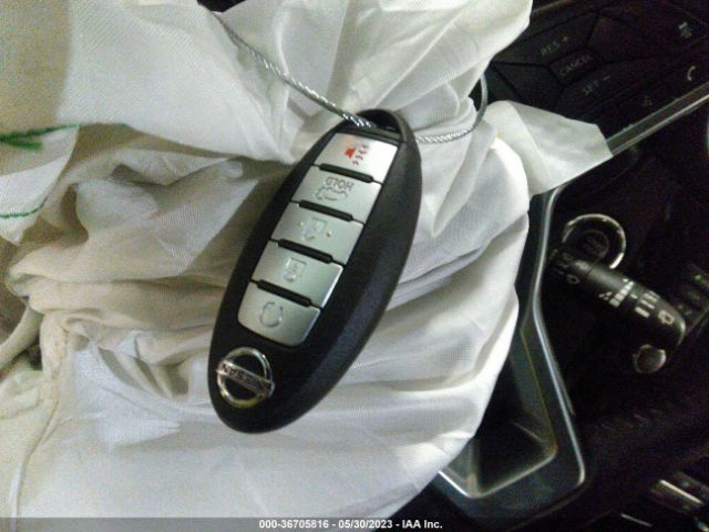 JN8AT2MT9JW453676 Nissan Rogue Sl