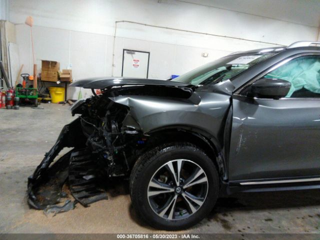 JN8AT2MT9JW453676 Nissan Rogue Sl