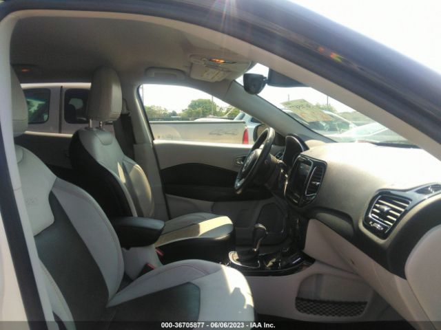 3C4NJDCB1JT321041 Jeep Compass Limited