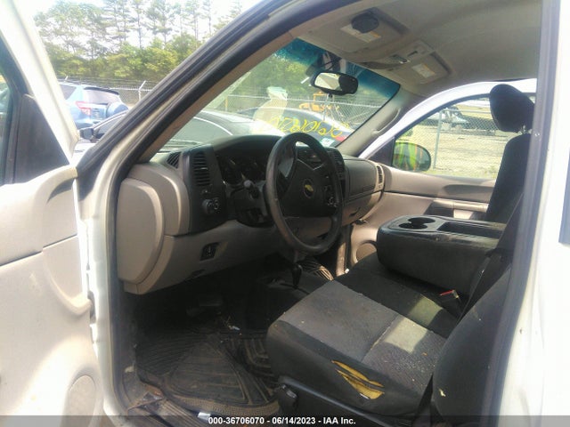 2009 CHEVROLET SILVERADO 2500HD WORK TRUCK VIN: 1GCHK44K09E126830