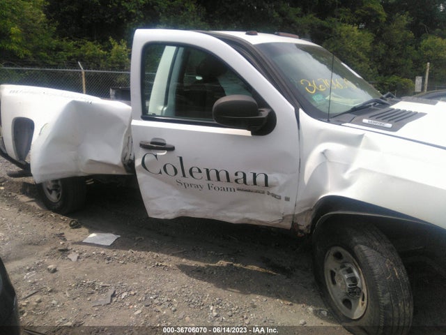 2009 CHEVROLET SILVERADO 2500HD WORK TRUCK VIN: 1GCHK44K09E126830