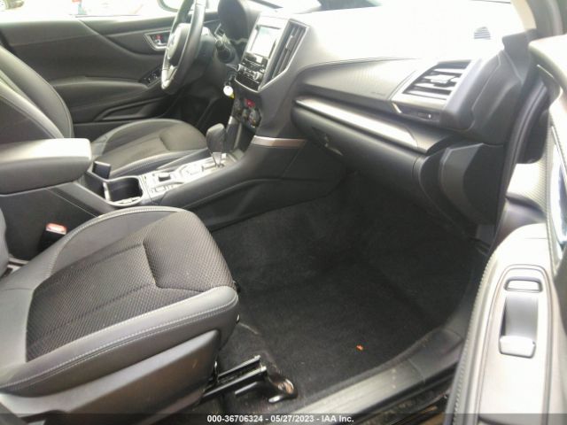 JF2SKAEC2KH452968 Subaru Forester Premium
