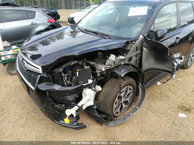 JF2SKAEC2KH452968 Subaru Forester Premium