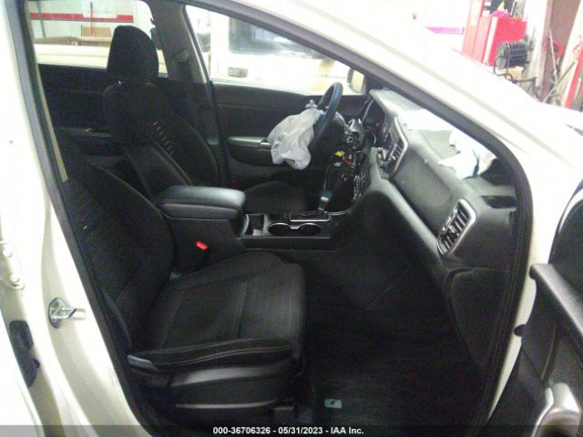 KNDPMCAC1J7378544 KIA Sportage Lx