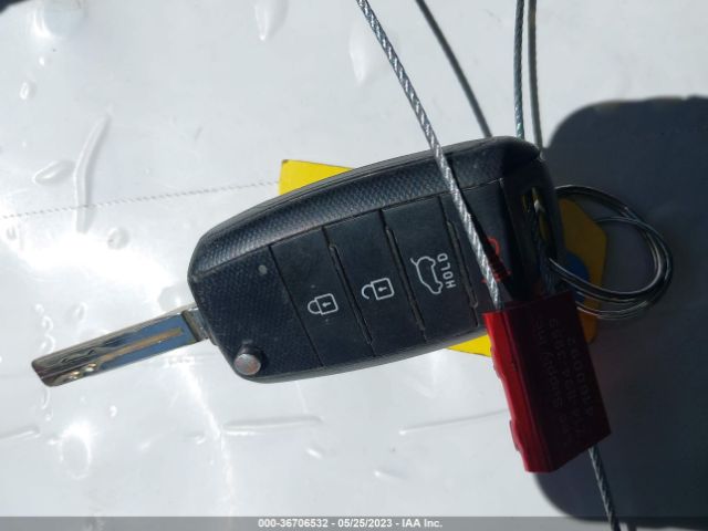KNDJP3A53F7151894 KIA SOUL +