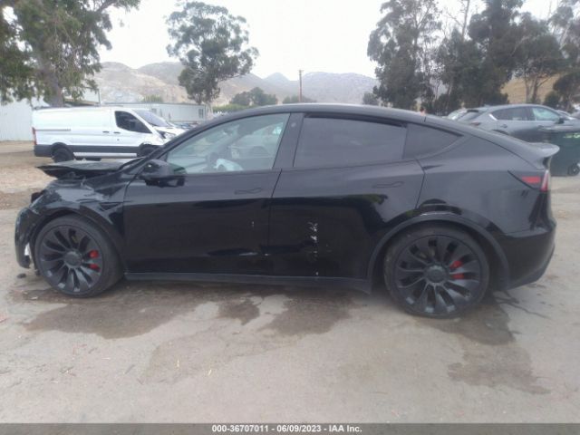 7SAYGDEF5NF382024 Tesla Model Y Performance