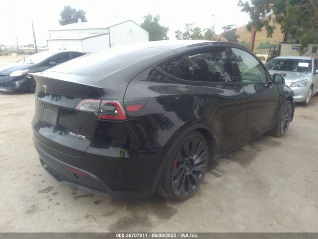 7SAYGDEF5NF382024 Tesla Model Y Performance