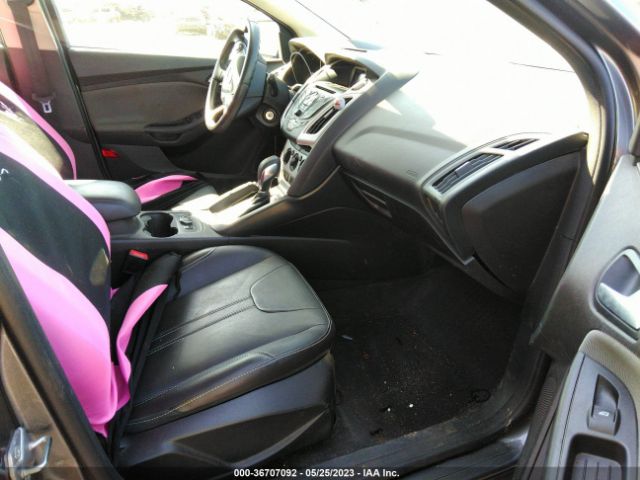 1FADP3K2XEL247499 Ford FOCUS SE