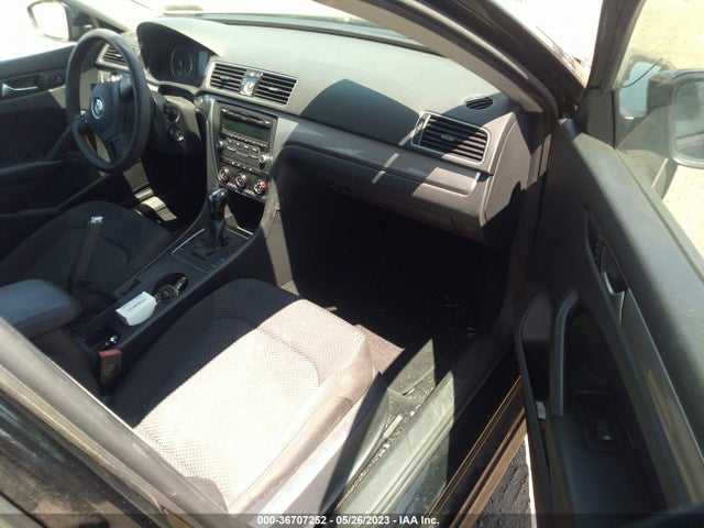 1VWAT7A38EC039001 Volkswagen PASSAT S