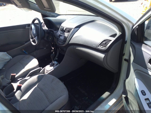 2016 HYUNDAI ACCENT SE VIN: KMHCT4AE2GU092961