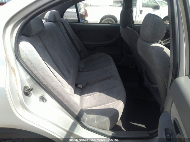 2005 HYUNDAI ELANTRA GLS/GT VIN: KMHDN46D25U040600