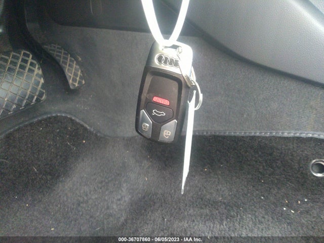 WAUGNAF4XHN000972 Audi A4 PREMIUM