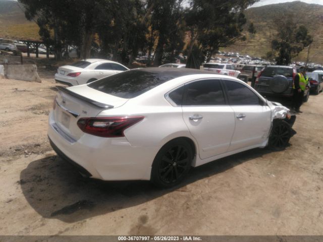 1N4AL3APXHC241976 Nissan Altima 2.5 Sr