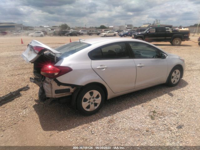 3KPFK4A75HE032095 KIA FORTE LX