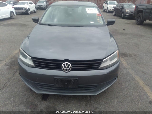 3VW2K7AJ8EM237677 Volkswagen Jetta Sedan S