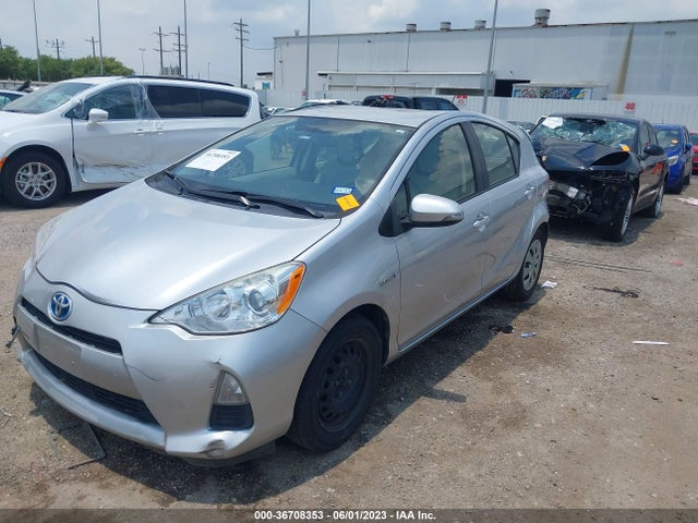 Toyota Prius C One/three/two/four 2014 JTDKDTB35E1566453 Image 2
