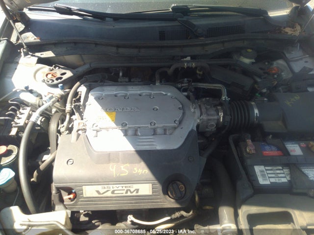 2011 HONDA ACCORD SDN EX-L VIN: 1HGCP3F83BA018255