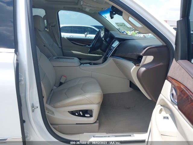 1GYS3BKJ8GR300841 Cadillac Escalade Luxury Collection