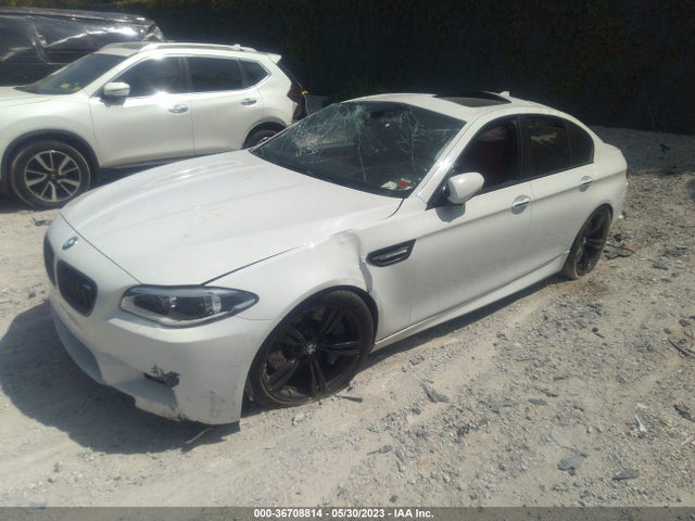 BMW M5 2014 WBSFV9C51ED594033 Image 2