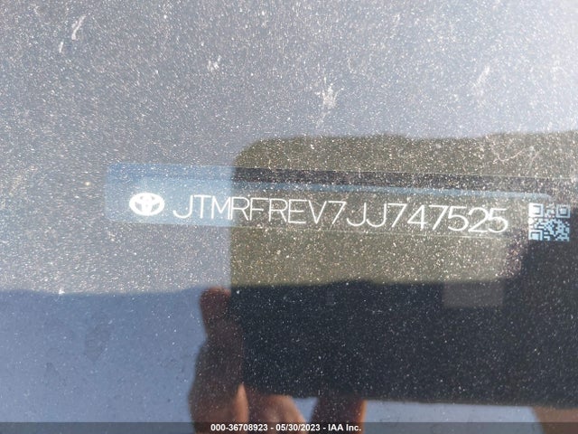 2018 TOYOTA RAV4 XLE/ADVENTURE VIN: JTMRFREV7JJ747525