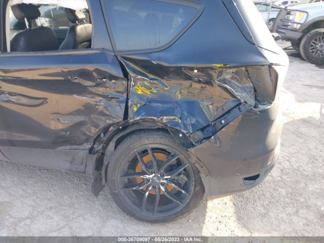 1FMCU0GD0JUD50163 Ford ESCAPE SE