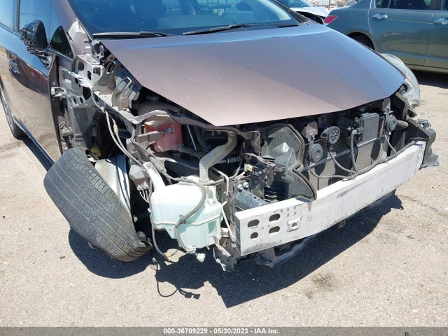 Toyota Prius V Two/five/three/four 2015 JTDZN3EU1FJ033971 Image 8