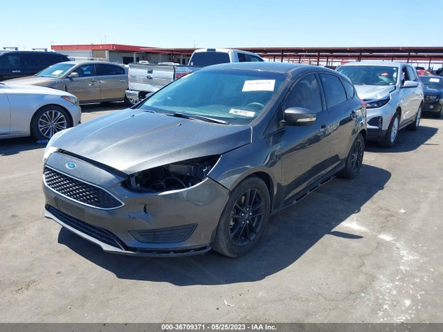 Ford FOCUS SE 2017 1FADP3K28HL290744 Image 2