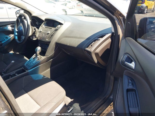 Ford FOCUS SE 2017 1FADP3K28HL290744 Image 6