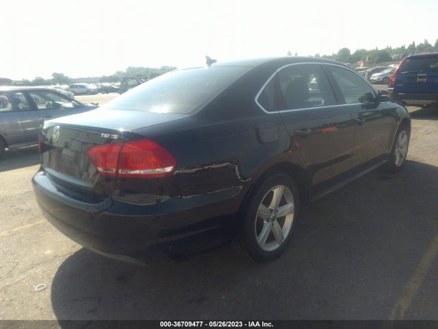 1VWBT7A31EC108907 Volkswagen PASSAT SE