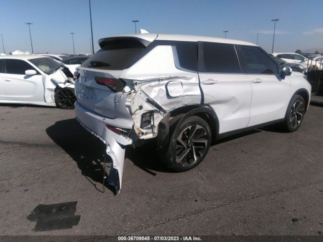 JA4J3UA88NZ011056 Mitsubishi Outlander Se