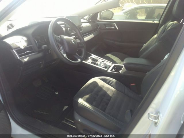 JA4J3UA88NZ011056 Mitsubishi Outlander Se